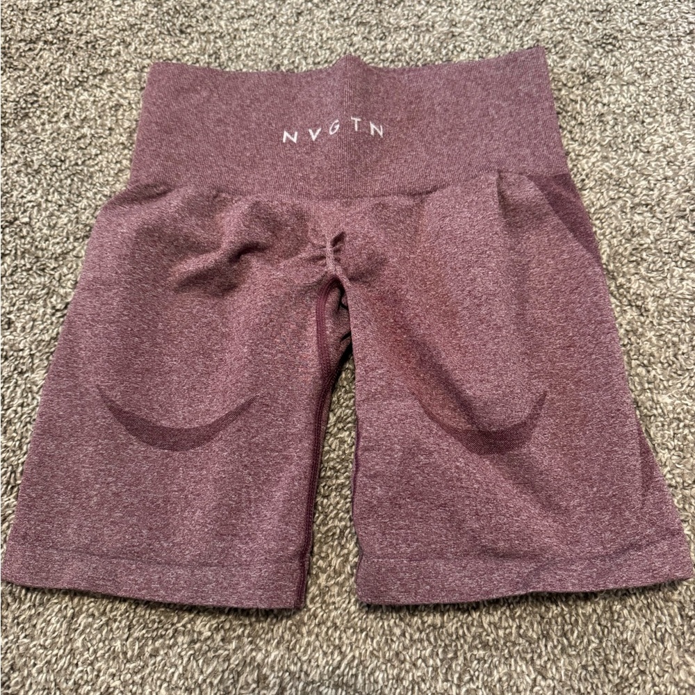 NVGTN Merlot Viral Contour Seamless